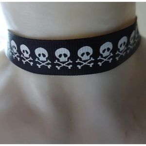 Skull Choker